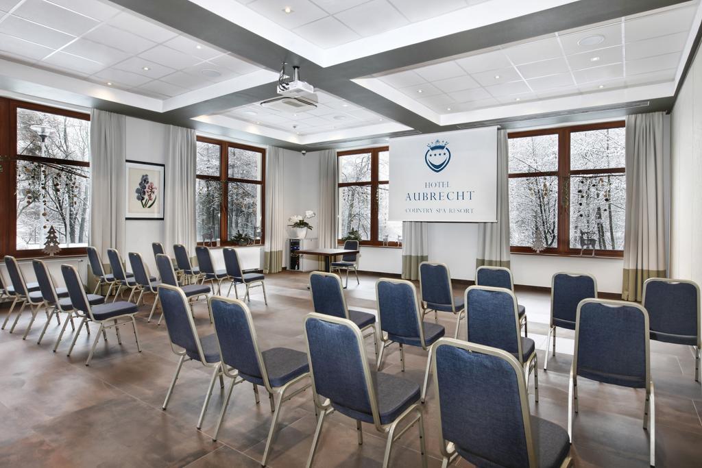 Hotel Aubrecht Country Spa Resort Пжехлево Экстерьер фото