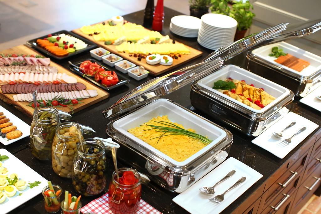 Hotel Aubrecht Country Spa Resort Пжехлево Экстерьер фото