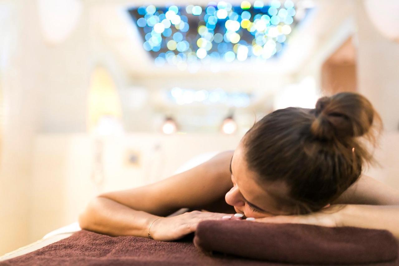 Hotel Aubrecht Country Spa Resort Пжехлево Экстерьер фото