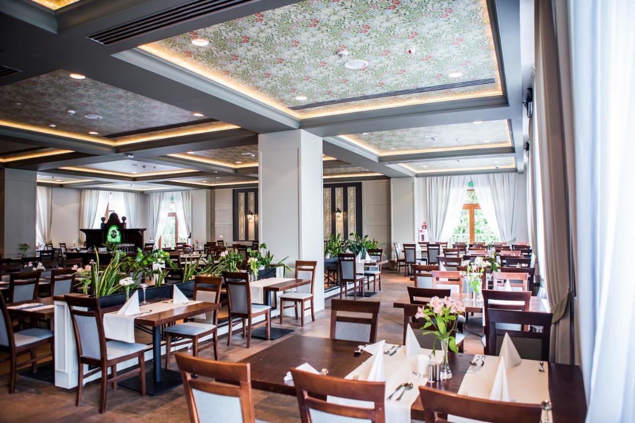 Hotel Aubrecht Country Spa Resort Пжехлево Экстерьер фото