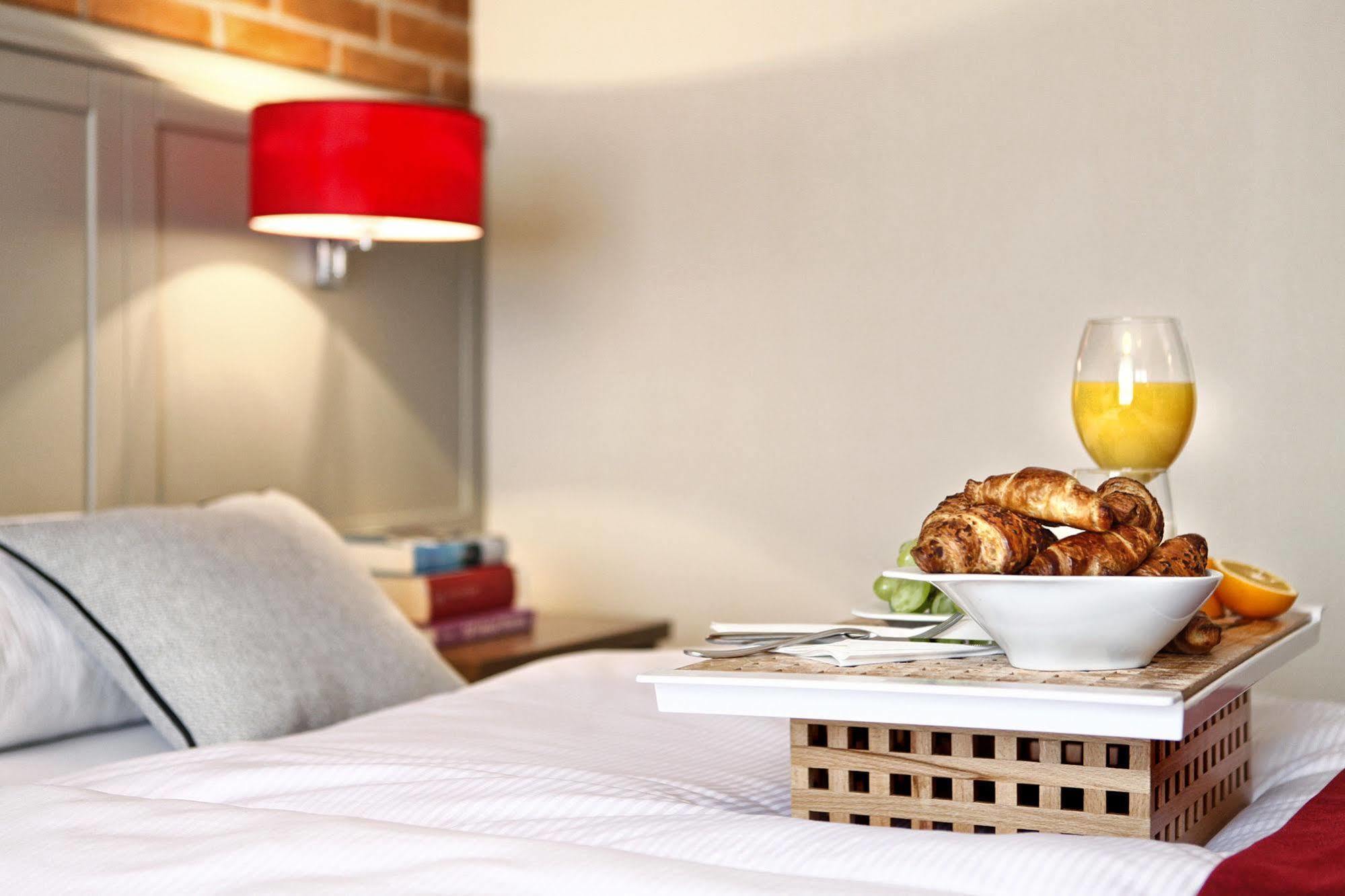 Hotel Aubrecht Country Spa Resort Пжехлево Экстерьер фото